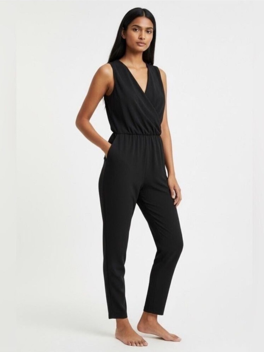 Bar III Sleeveless Black Jumpsuit Classic Draped V-Neck Women’s Size Small